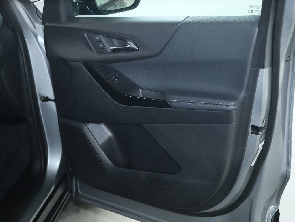 Used 2025 Chevrolet Equinox LT FWD image 31