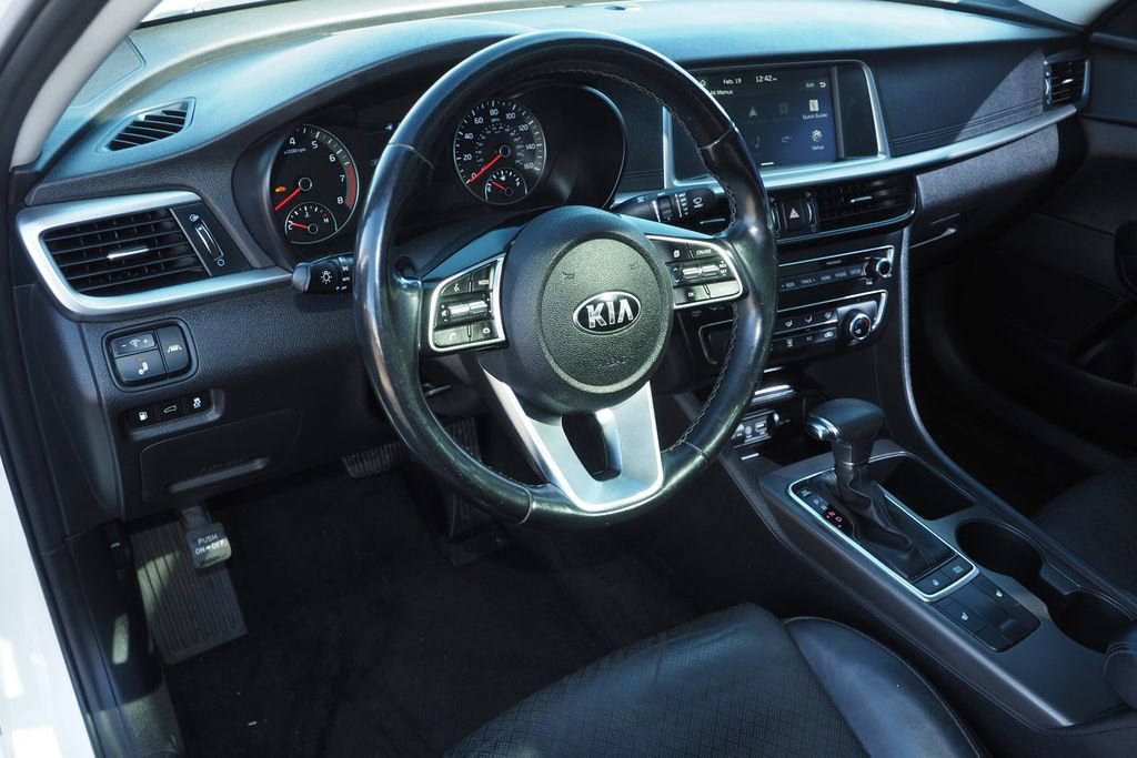Used 2020 Kia Optima SE image 11
