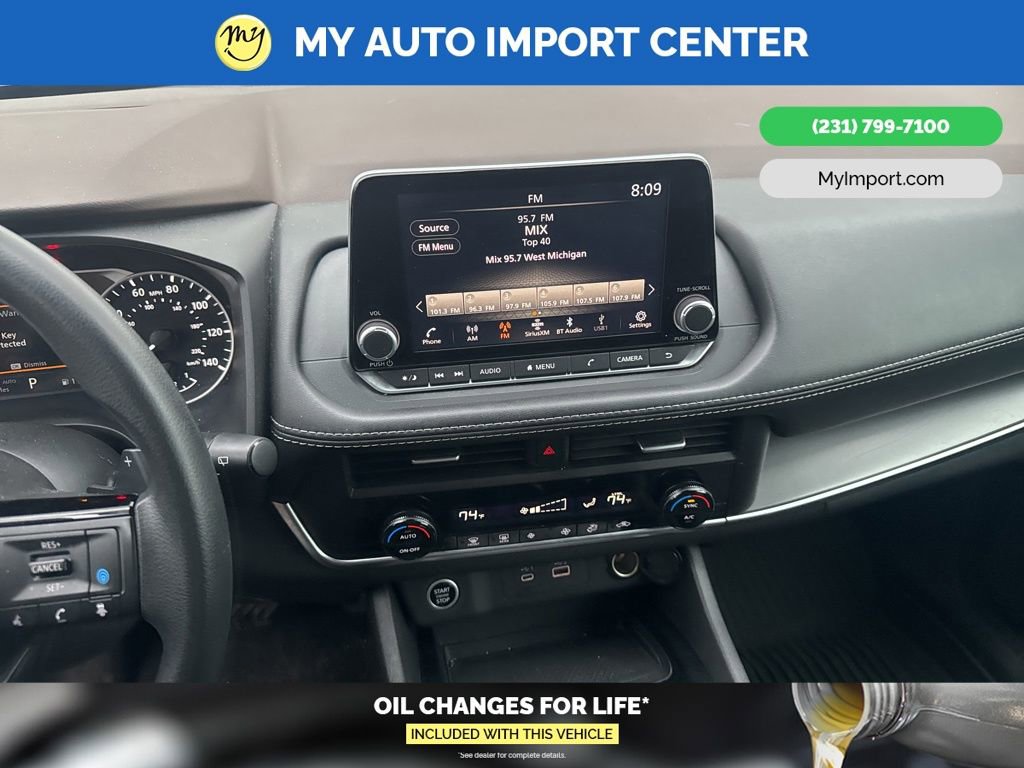 Used 2023 Nissan Rogue SV image 10