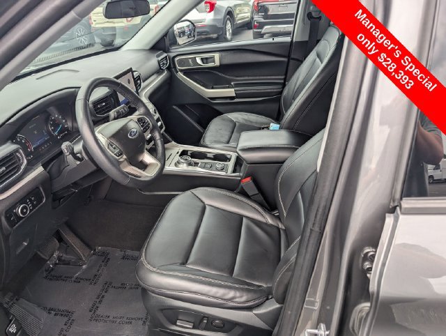 Used 2023 Ford Explorer XLT w/ Equipment Group 202A AWD/4WD image 15
