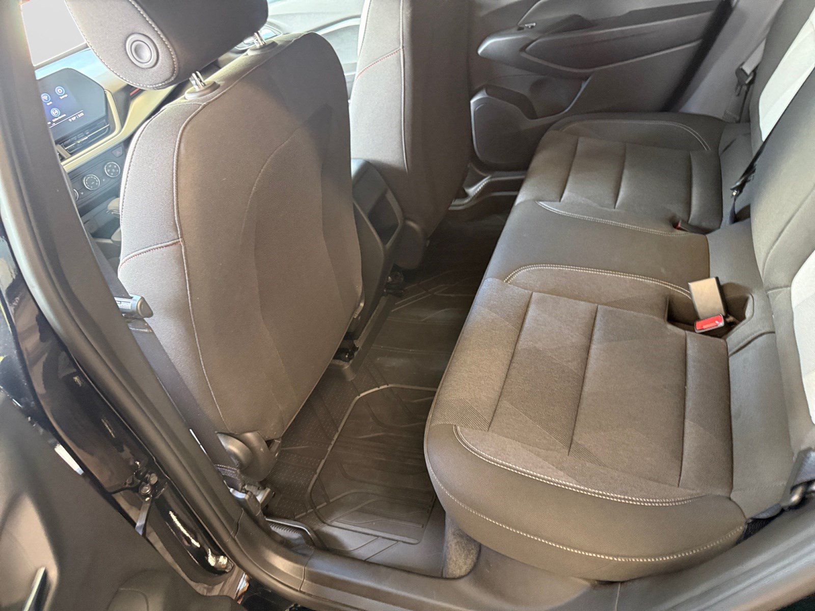 Used 2025 Chevrolet Trax RS w/ Driver Confidence Package FWD image 18