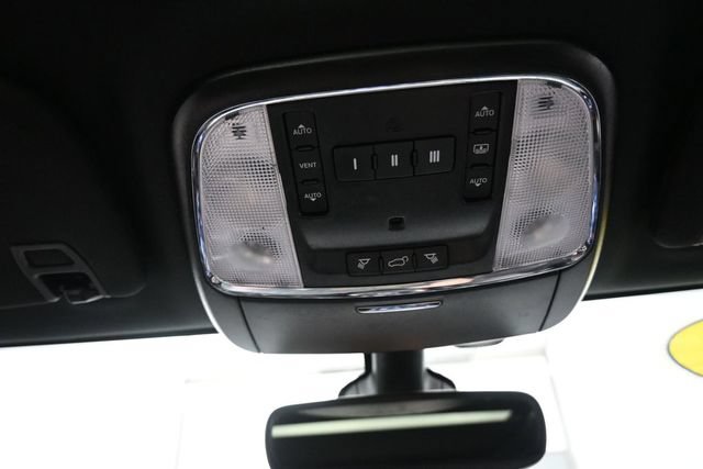 Used 2020 Jeep Grand Cherokee Limited X AWD/4WD image 12