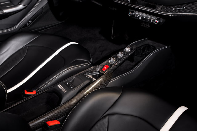 Used 2021 Ferrari F8 Tributo RWD image 53