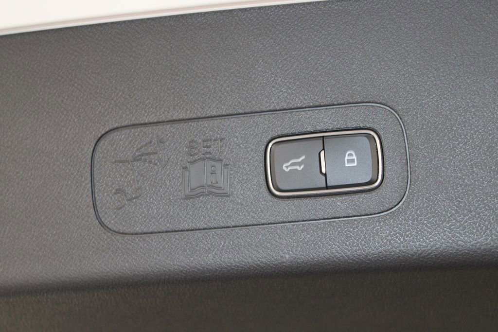 New 2026 Lincoln Aviator AWD image 16