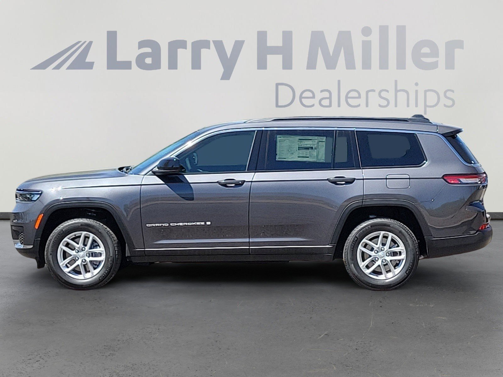New 2026 Jeep Grand Cherokee L Laredo AWD/4WD image 7