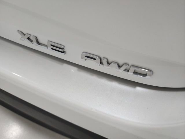 Used 2022 Toyota Highlander XLE image 13