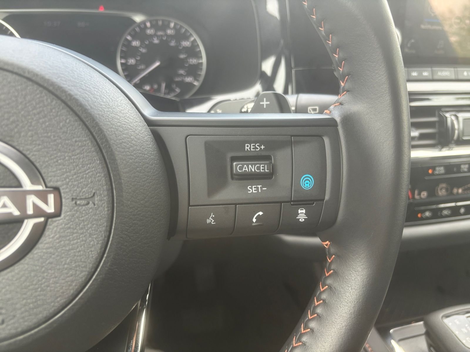 Used 2025 Nissan Pathfinder Rock Creek AWD/4WD image 23