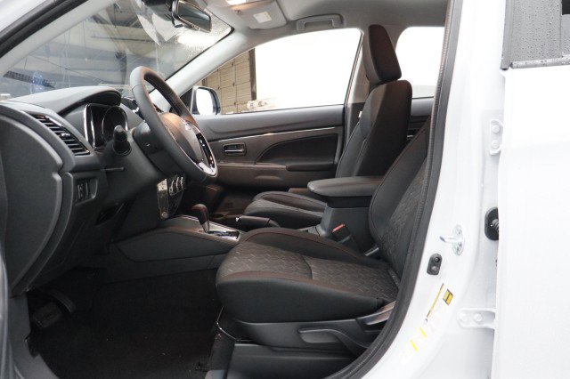 New 2026 Mitsubishi Outlander Sport LE AWD/4WD image 6
