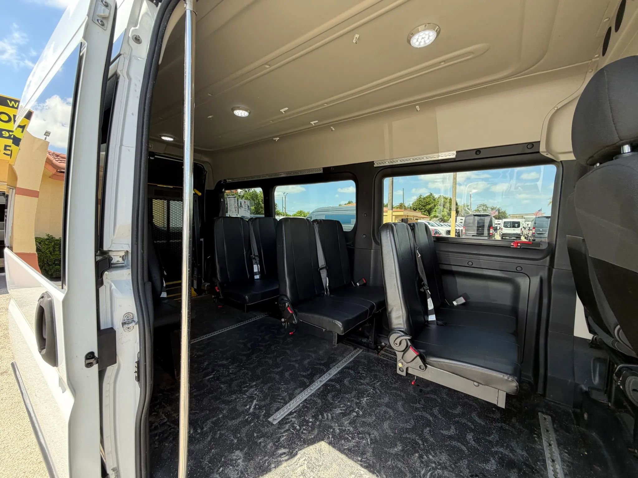 Used 2015 RAM ProMaster 3500 w/ Premium Appearance Group image 3