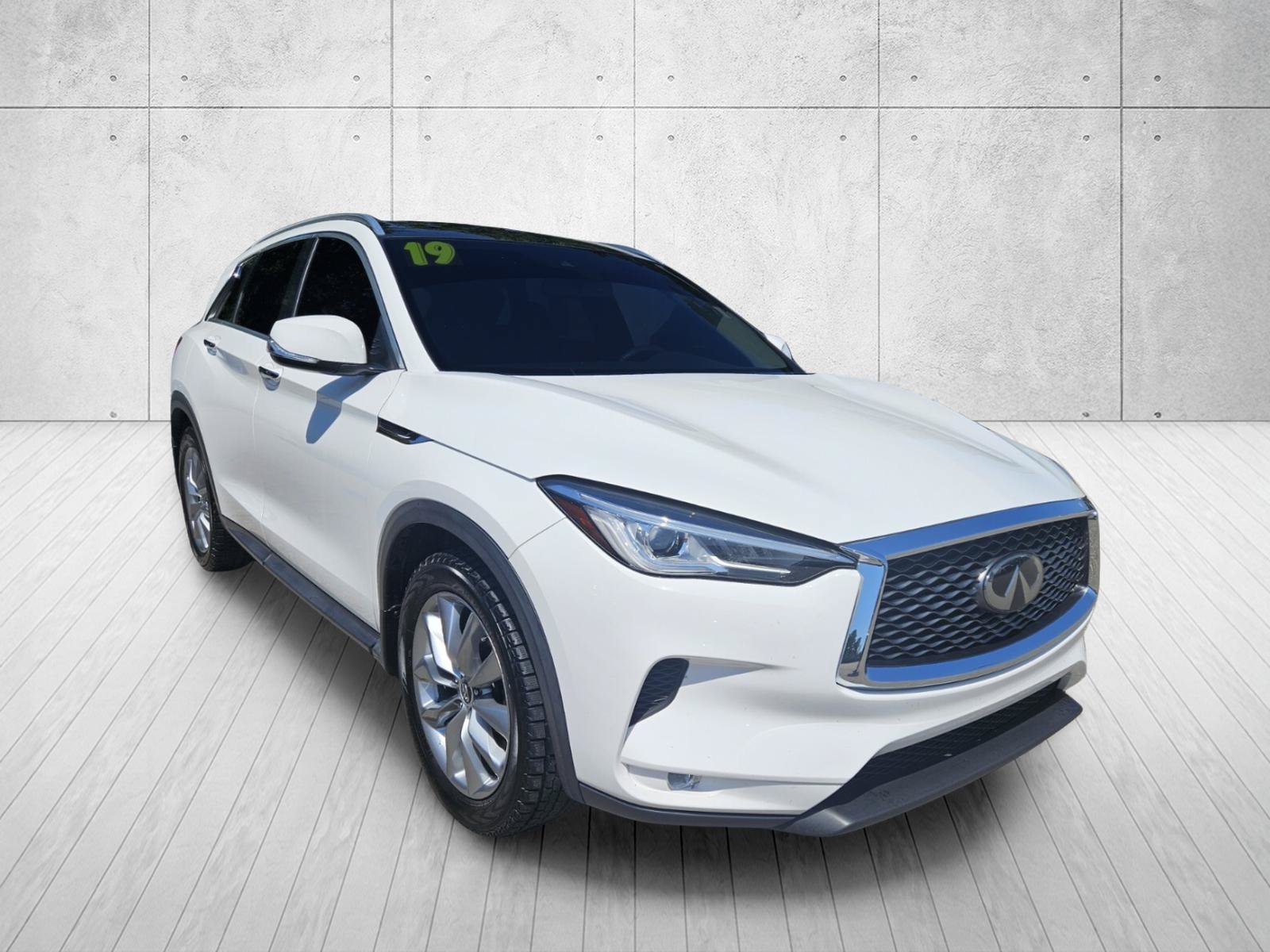 Used 2019 INFINITI QX50 Luxe FWD image 2