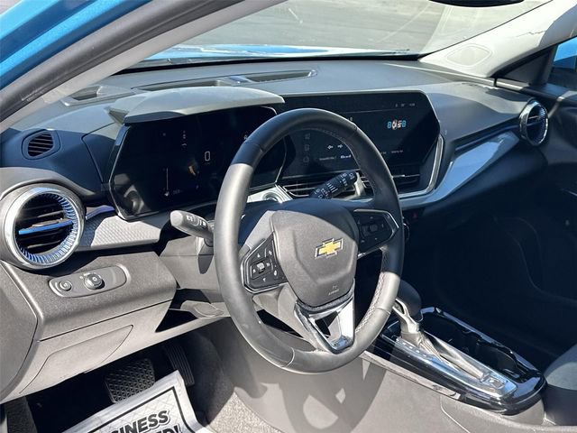 Certified 2025 Chevrolet Trax LT w/ Driver Confidence Package FWD image 10