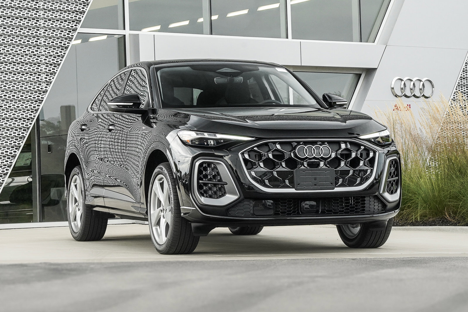 New 2025 Audi Q5 Premium Plus image 1