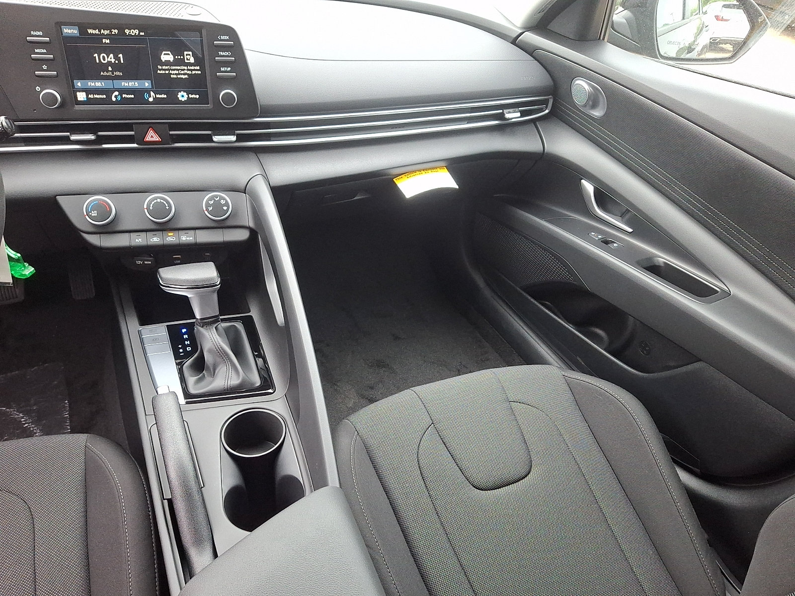 New 2026 Hyundai Elantra SE FWD image 11