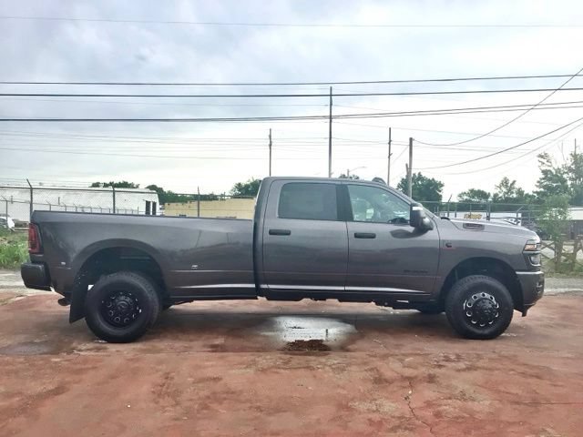 New 2026 RAM 3500 Big Horn AWD/4WD image 9