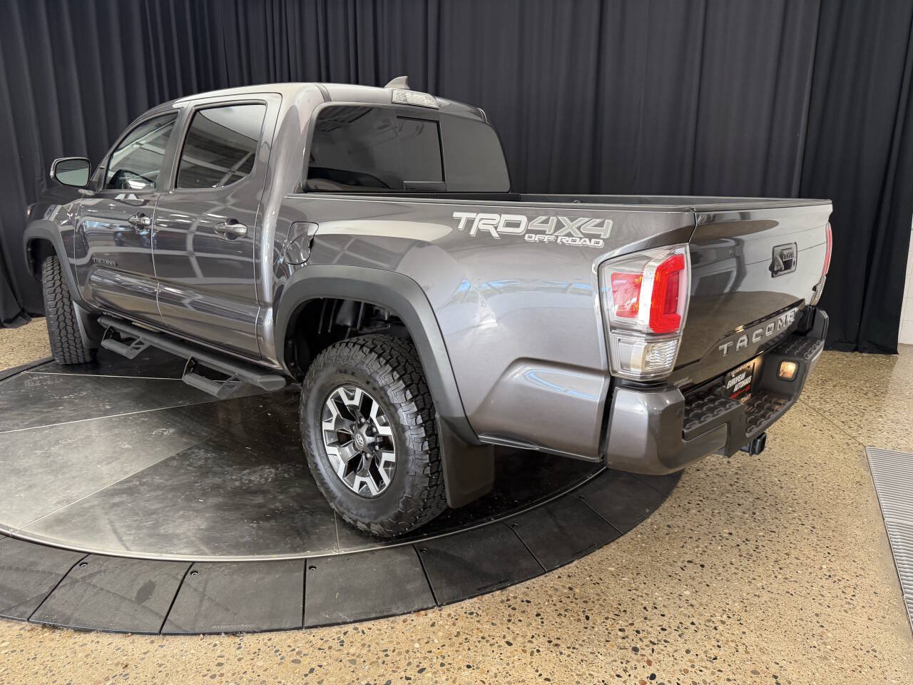 Used 2020 Toyota Tacoma TRD Off-Road w/ Technology Package AWD/4WD image 6