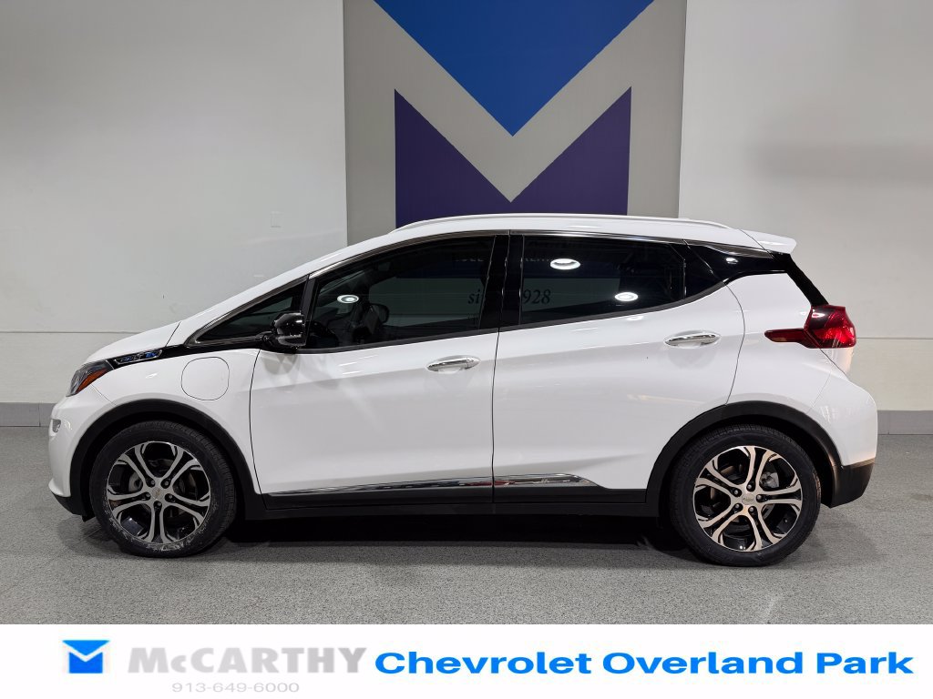 Used 2021 Chevrolet Bolt Premier w/ Infotainment Package FWD image 8