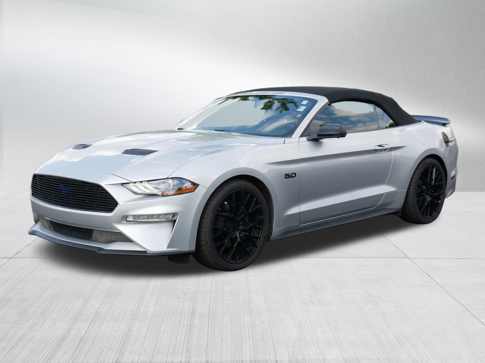 Used 2019 Ford Mustang GT Premium w/ Equipment Group 401A image 3