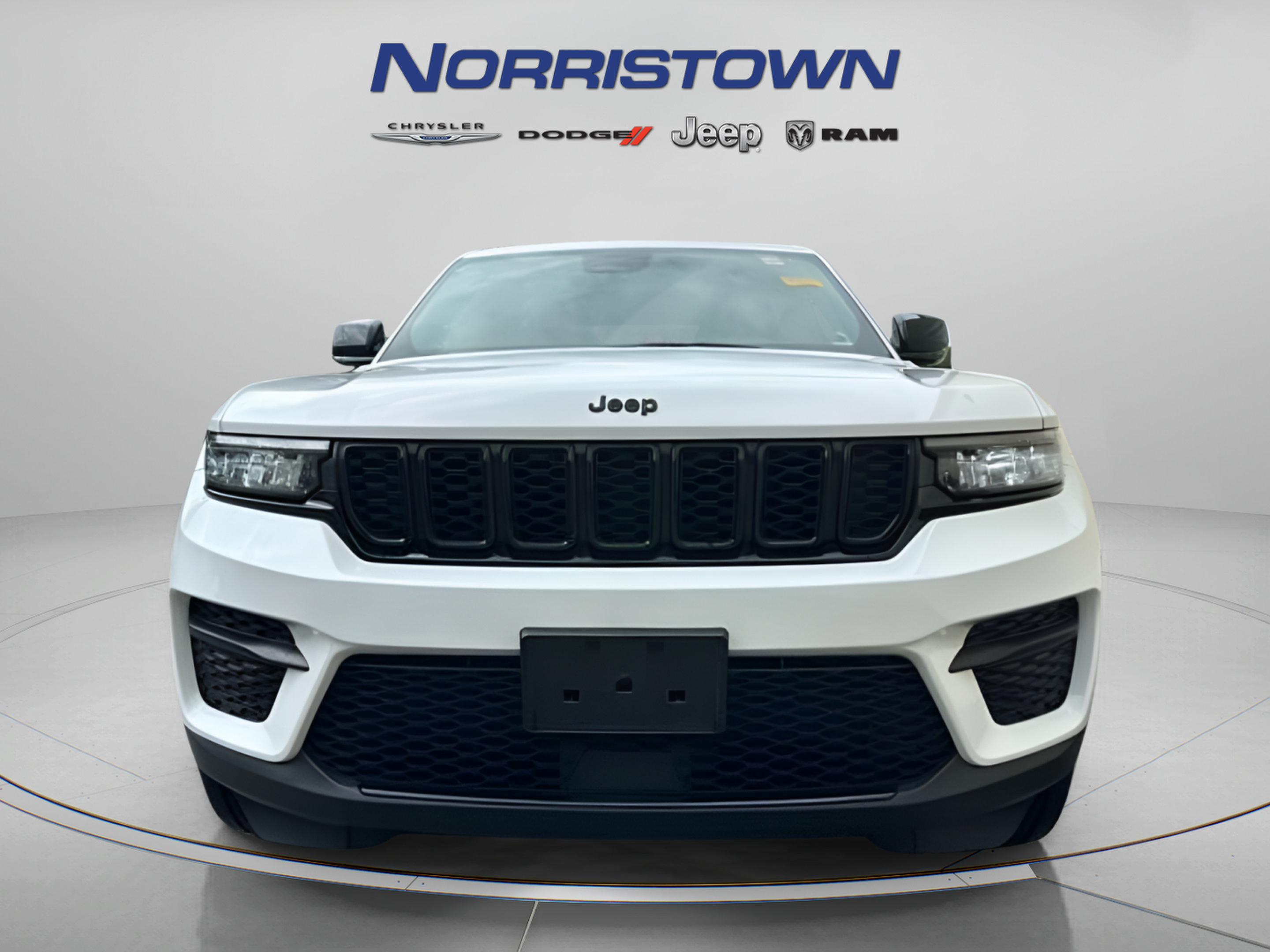 Certified 2023 Jeep Grand Cherokee Altitude AWD/4WD image 3