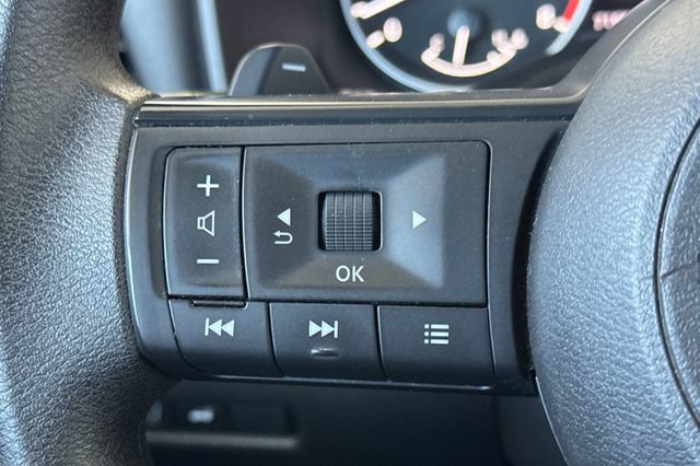 Used 2024 Nissan Rogue SV AWD/4WD image 37