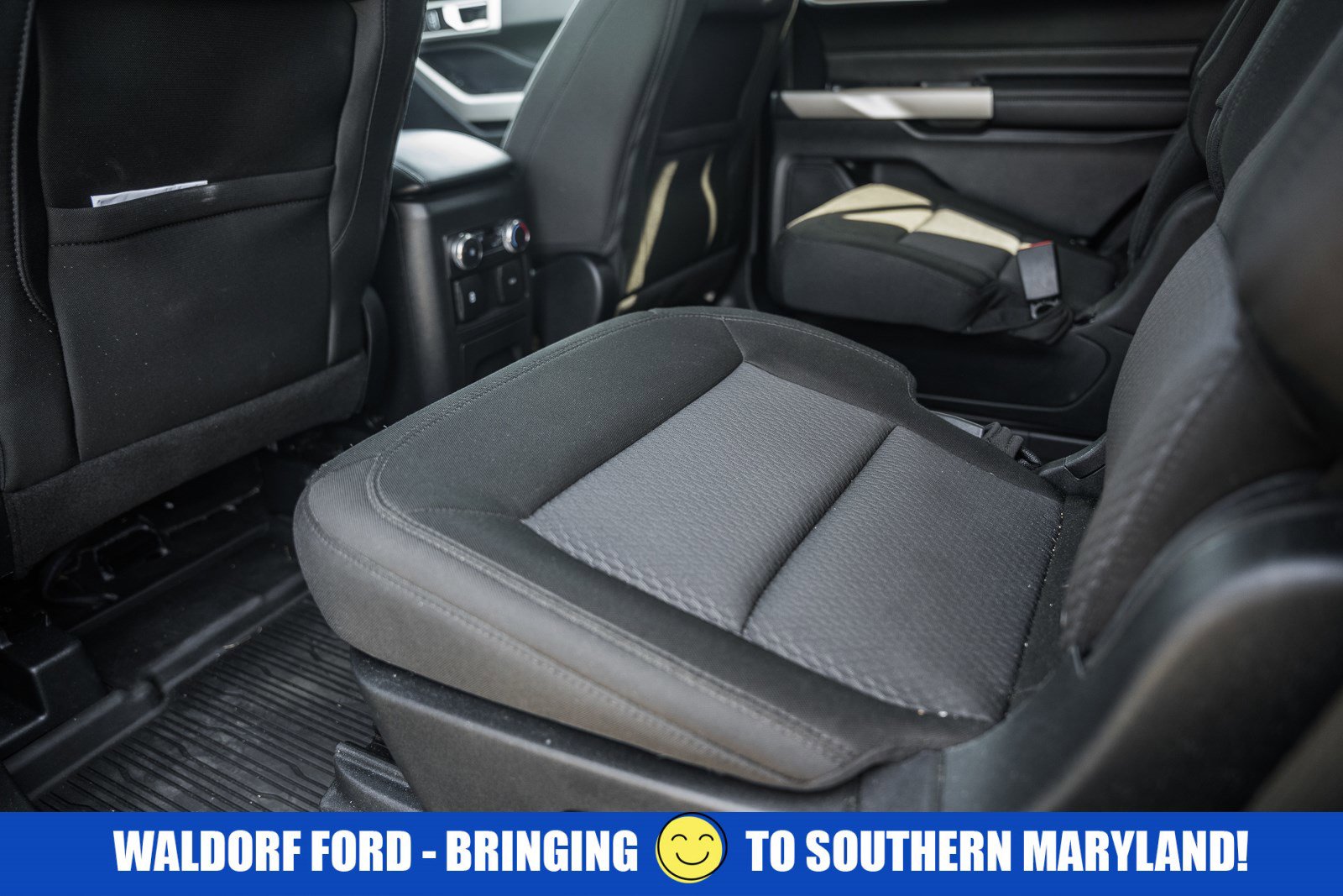 Used 2022 Ford Explorer XLT image 34