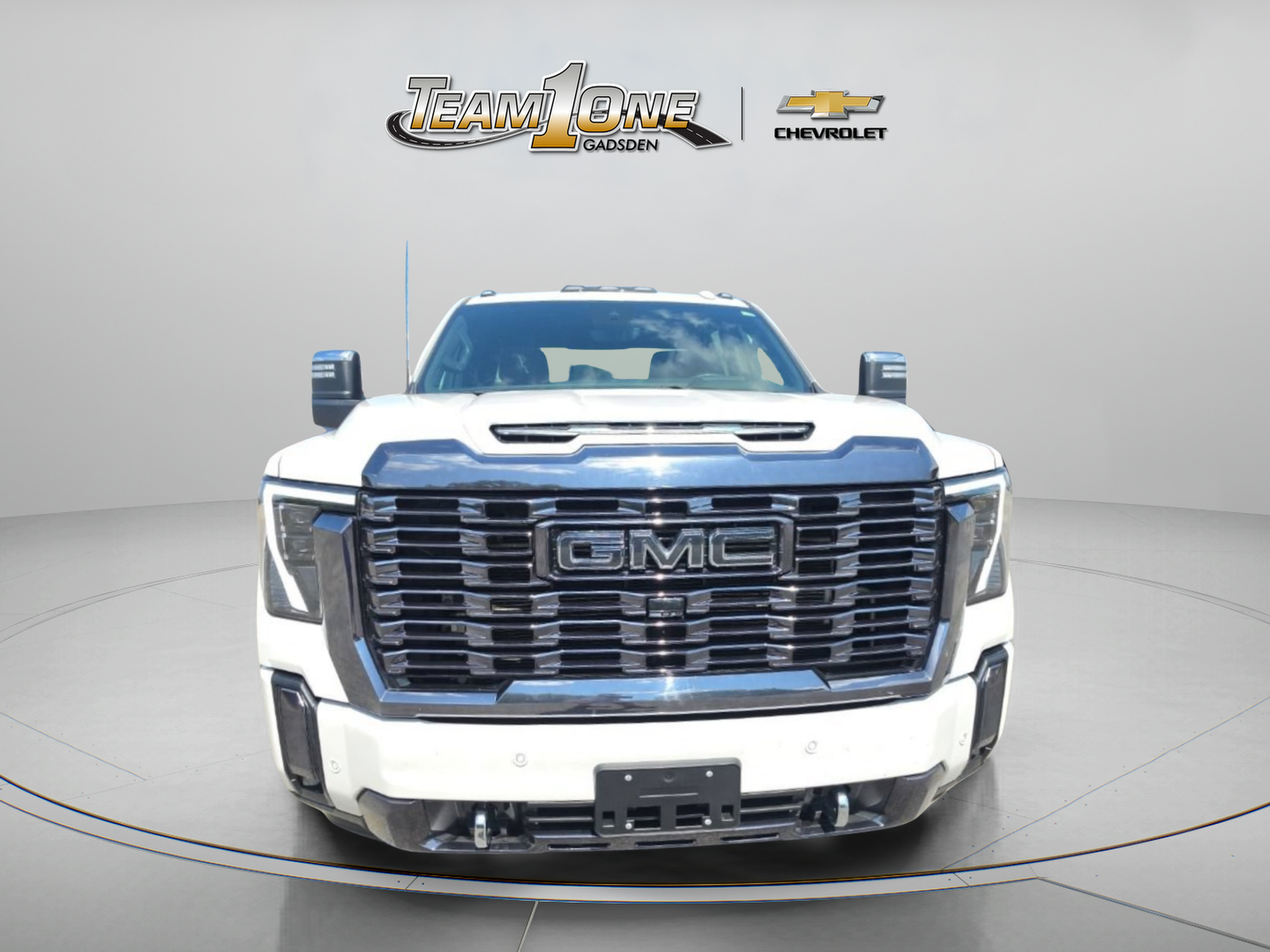 Used 2024 GMC Sierra 3500 Denali Ultimate AWD/4WD image 2