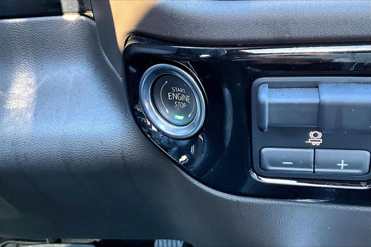 Used 2025 Chevrolet Silverado 1500 LTZ w/ Z71 Off-Road Package image 28