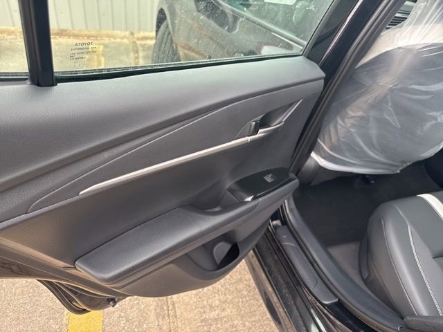 Used 2025 Toyota Camry SE FWD image 25