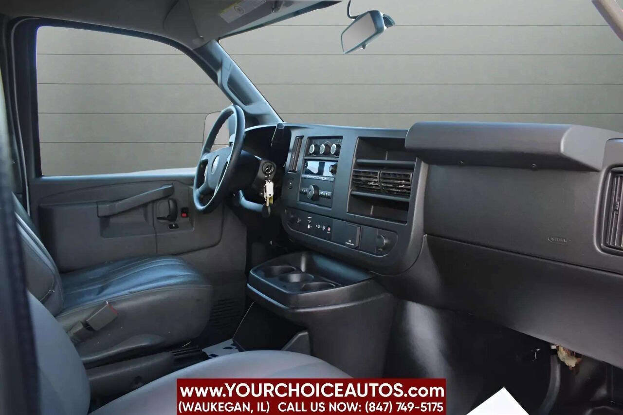 Used 2021 GMC Savana 2500 w/ Driver Convenience Package image 17