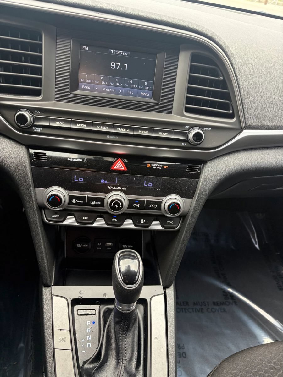 Used 2020 Hyundai Elantra SE w/ Cargo Package (C1) FWD image 14