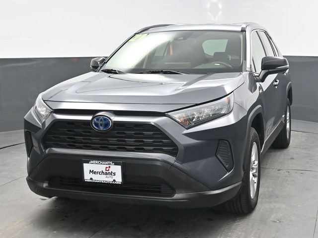 Used 2021 Toyota RAV4 LE AWD/4WD image 2