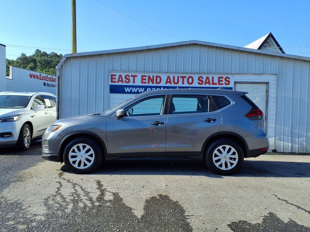 Used 2019 Nissan Rogue S image 2