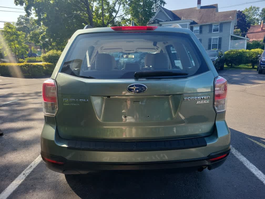 Used 2017 Subaru Forester 2.5i w/ Alloy Wheel Package AWD/4WD image 4