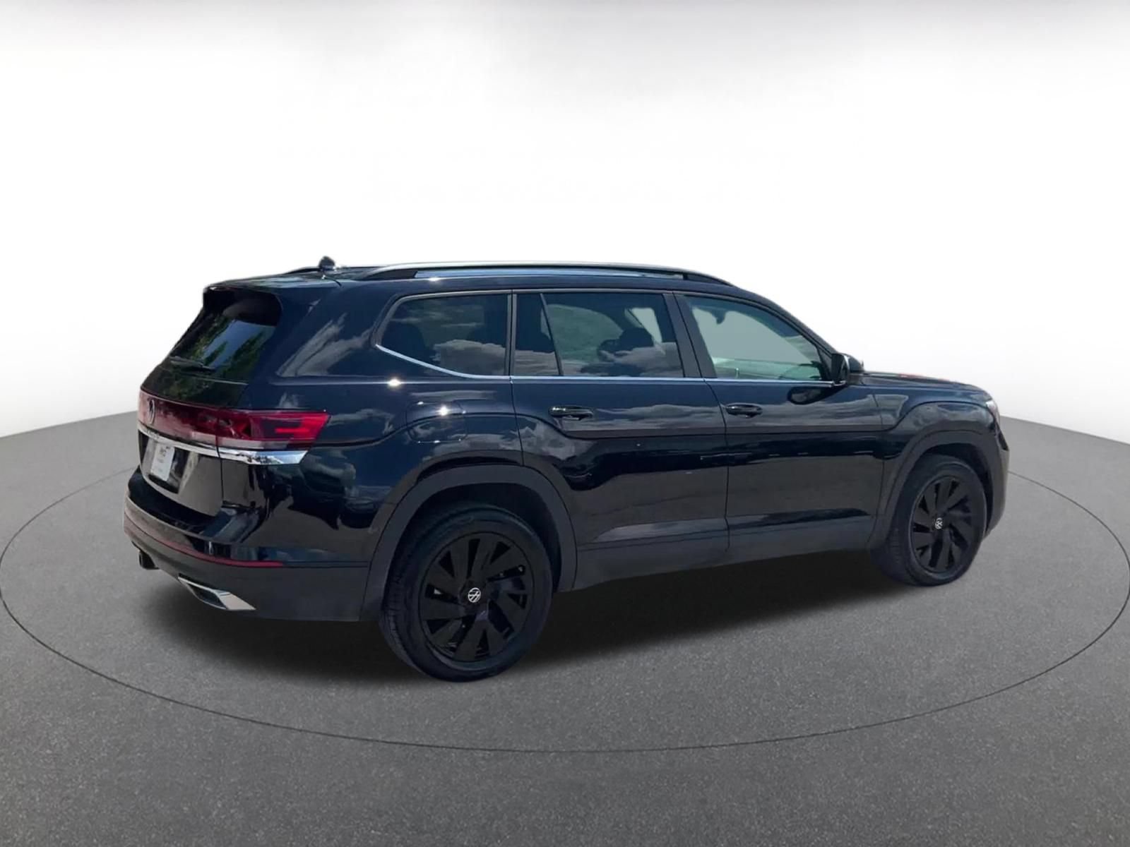 Used 2026 Volkswagen Atlas SE FWD image 15