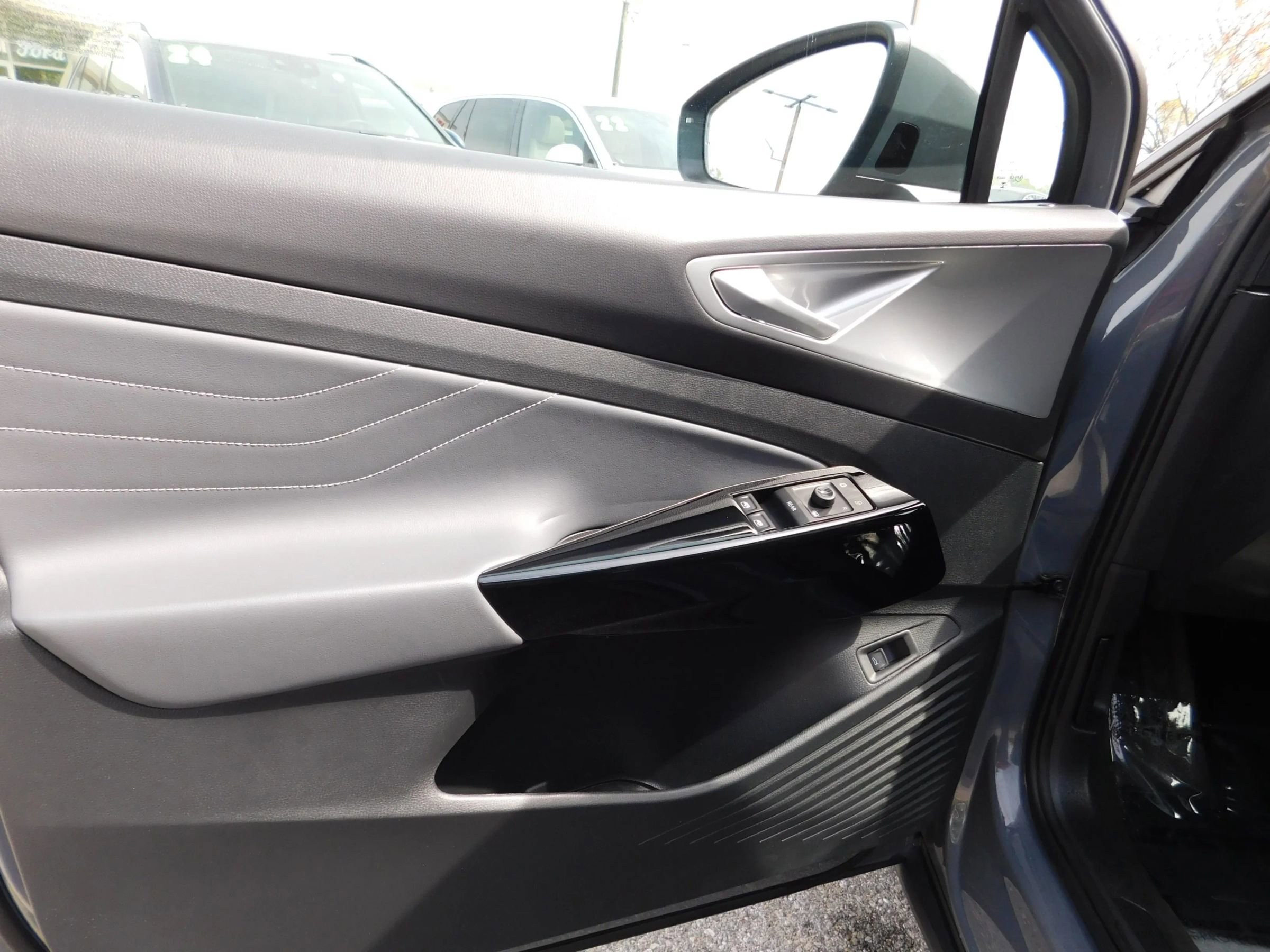 Used 2023 Volkswagen ID.4 Pro S image 16