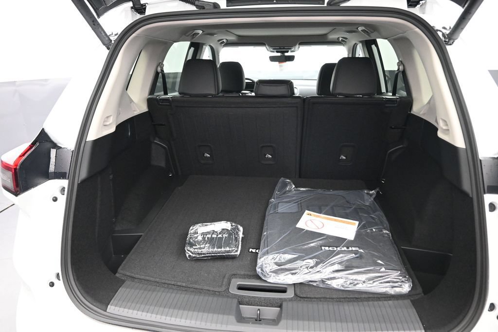 New 2026 Nissan Rogue Dark Armor FWD image 19