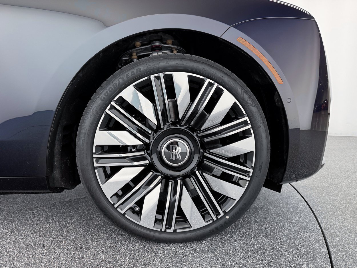 New 2026 Rolls-Royce Ghost AWD/4WD image 39