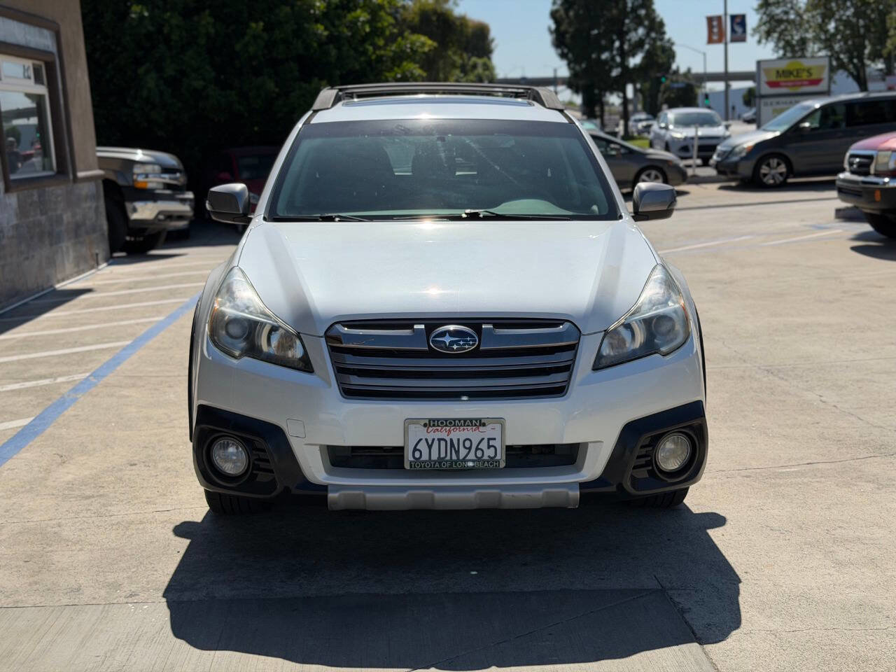 Used 2013 Subaru Outback 2.5i Limited w/ Special Appearance Pkg AWD/4WD image 3