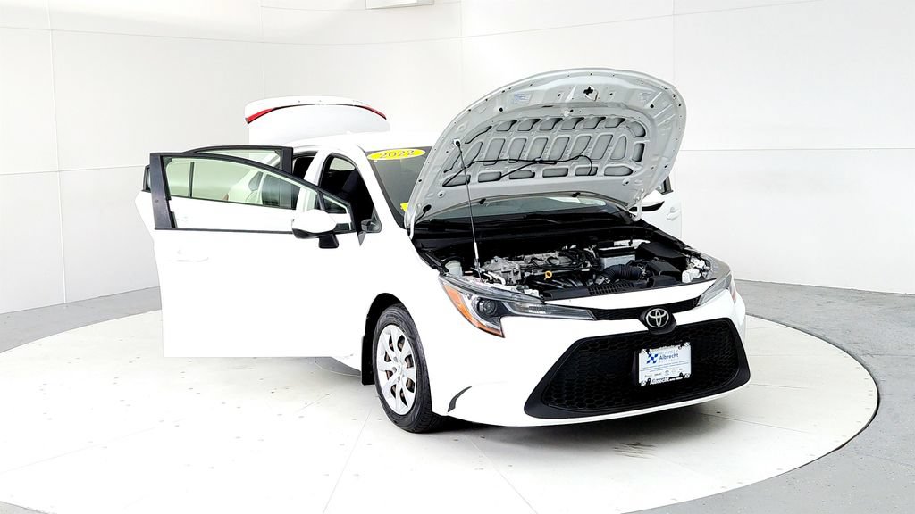 Certified 2022 Toyota Corolla LE FWD image 9