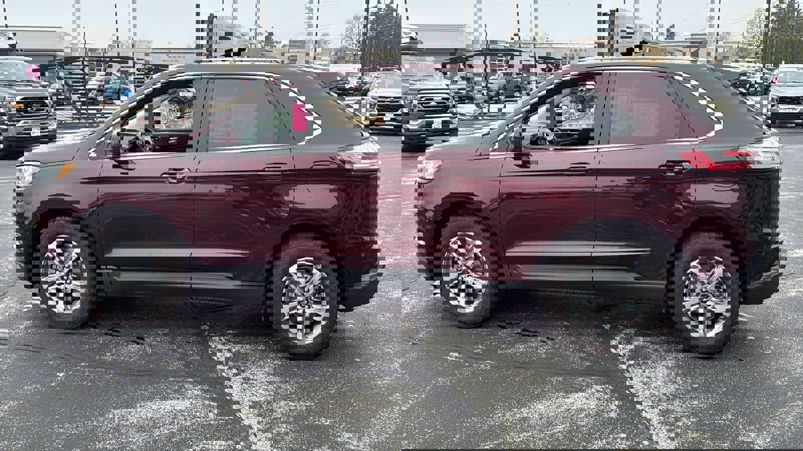 Used 2023 Ford Edge SEL w/ Convenience Package image 7