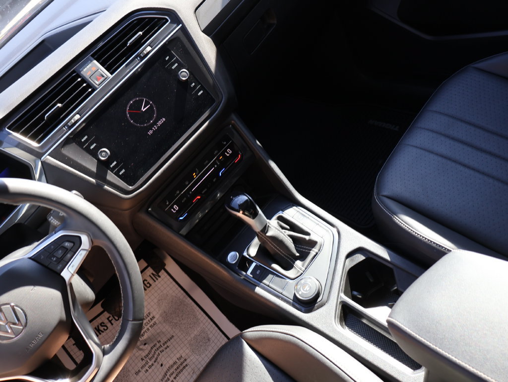 Used 2023 Volkswagen Tiguan SE AWD/4WD image 21