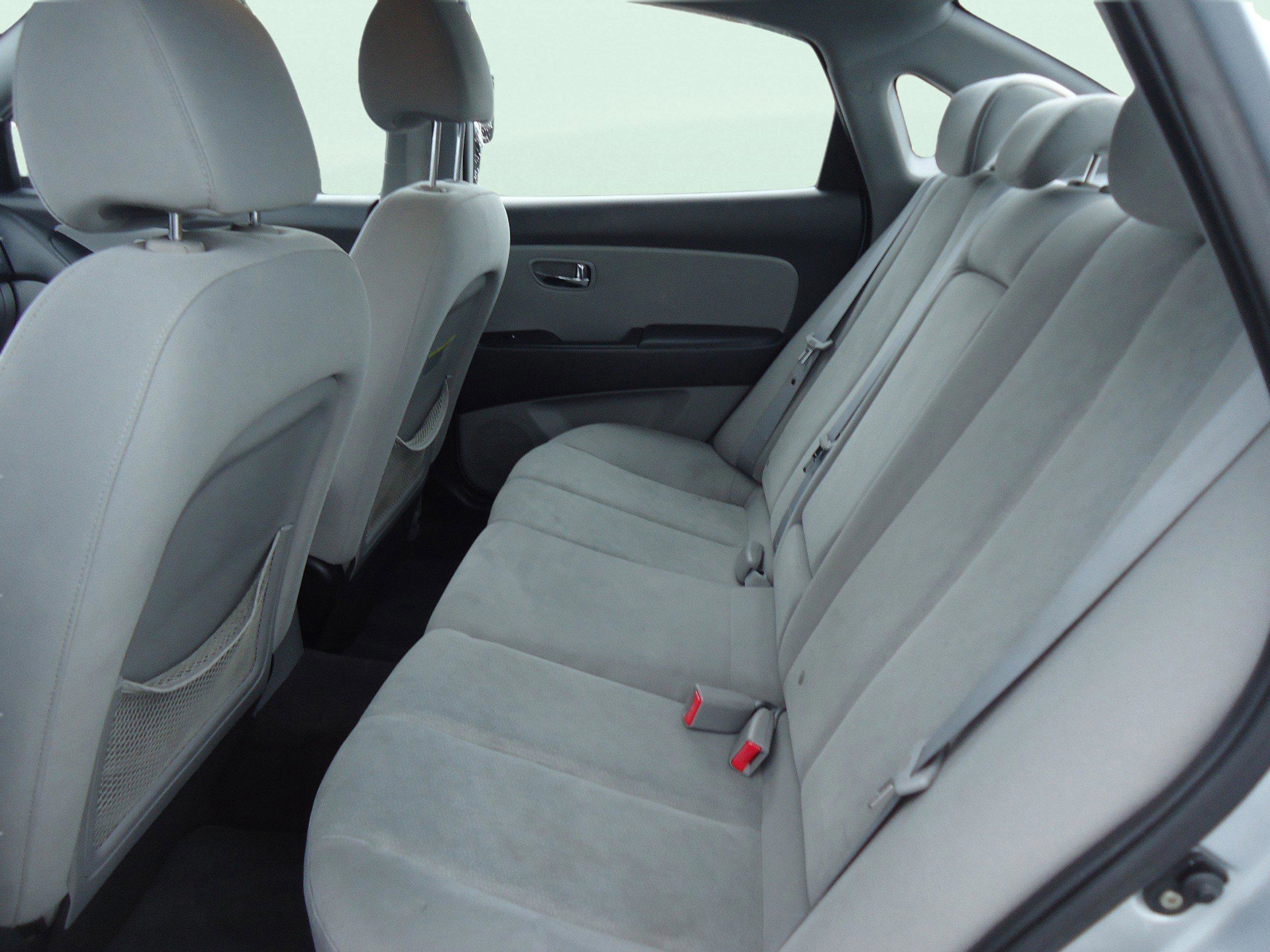 Used 2010 Hyundai Elantra GLS FWD image 24