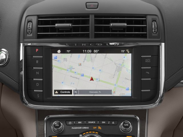 Used 2017 Lincoln Continental Reserve w/ Luxury Package image 17