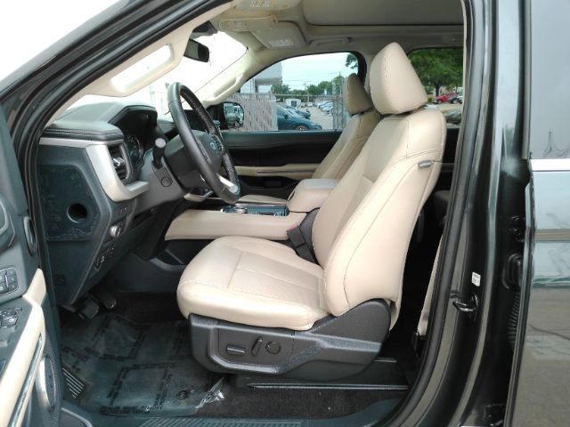 Used 2022 Ford Expedition XLT RWD image 16