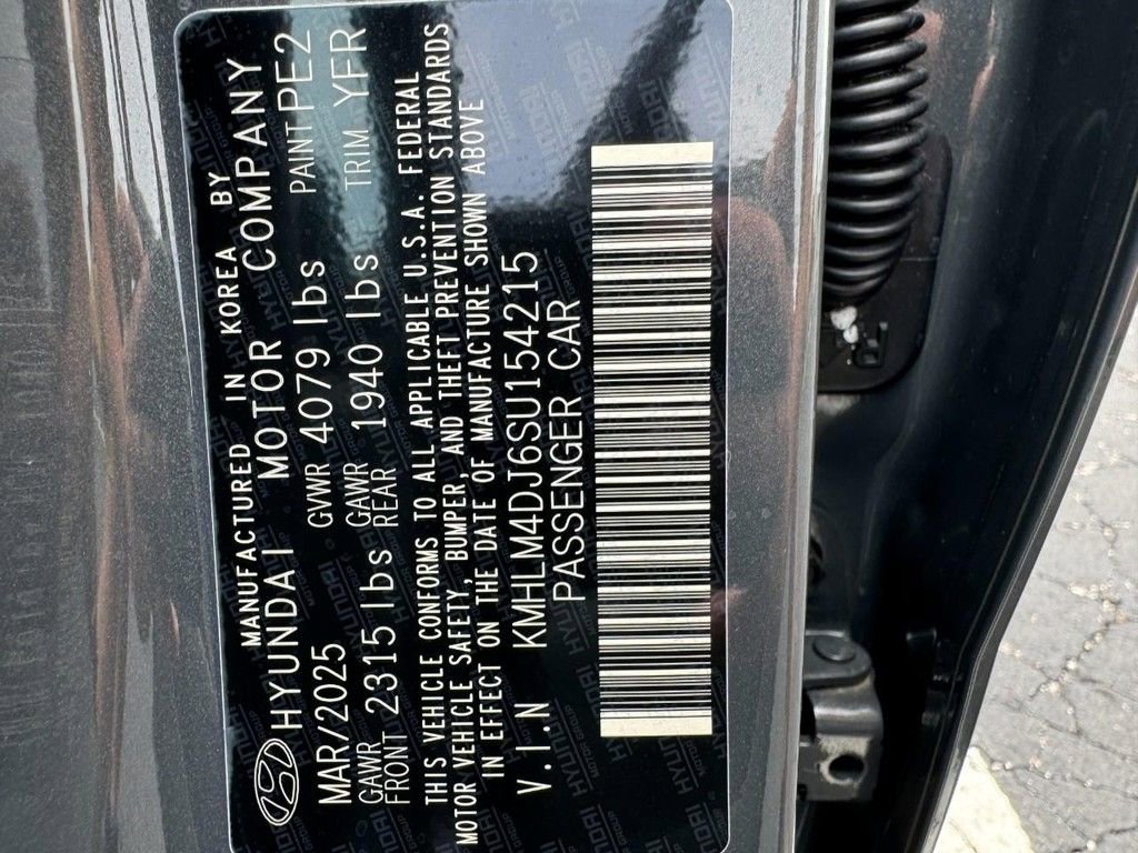 Used 2025 Hyundai Elantra SEL image 17