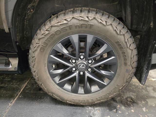 Used 2023 Lexus GX 460 Premium image 10