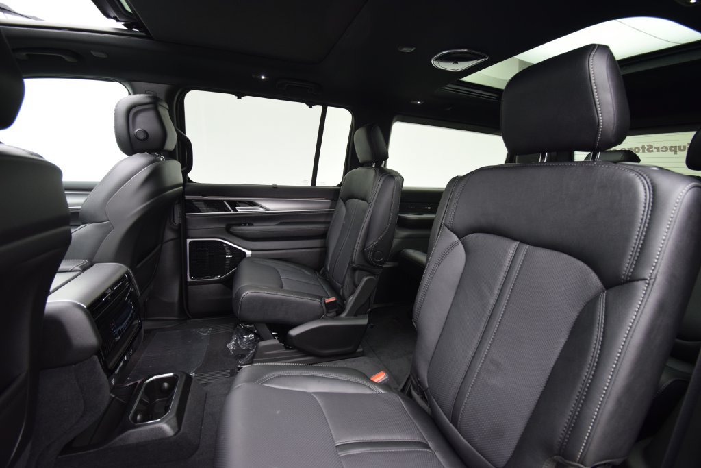 New 2026 Jeep Grand Wagoneer Limited AWD/4WD image 40