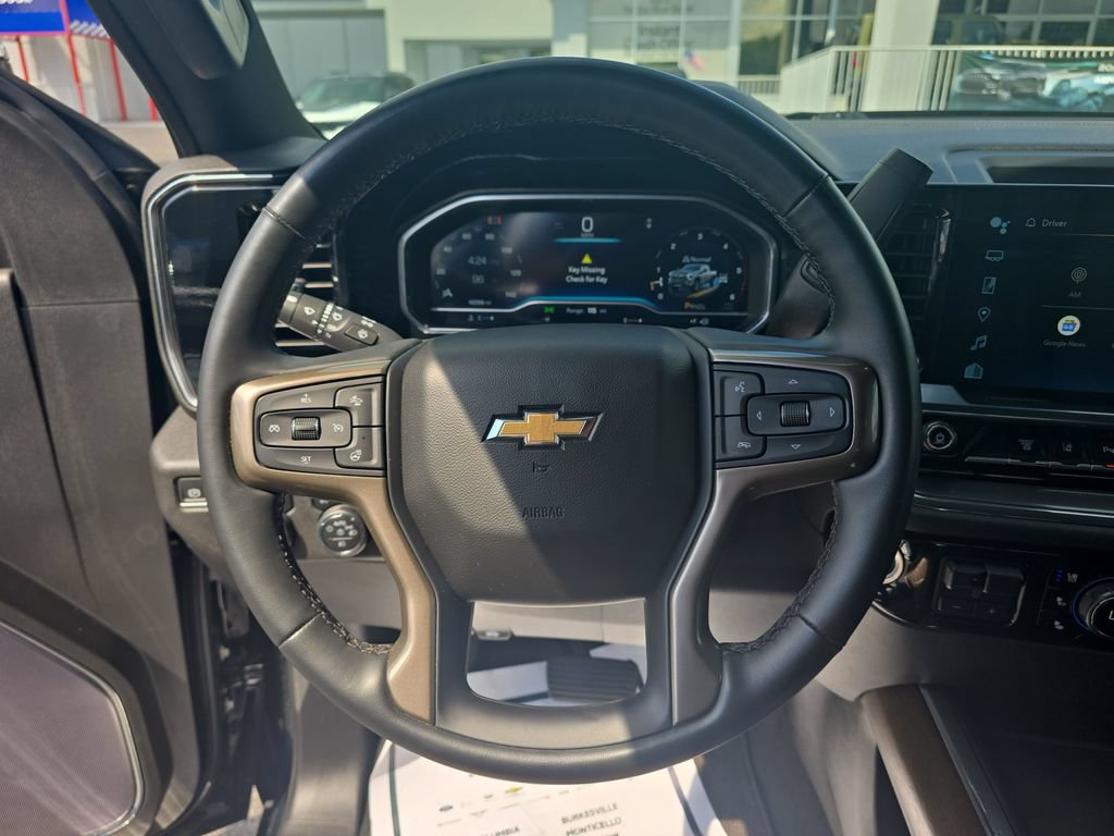Used 2024 Chevrolet Silverado 2500 High Country w/ High Country Premium Package AWD/4WD image 14