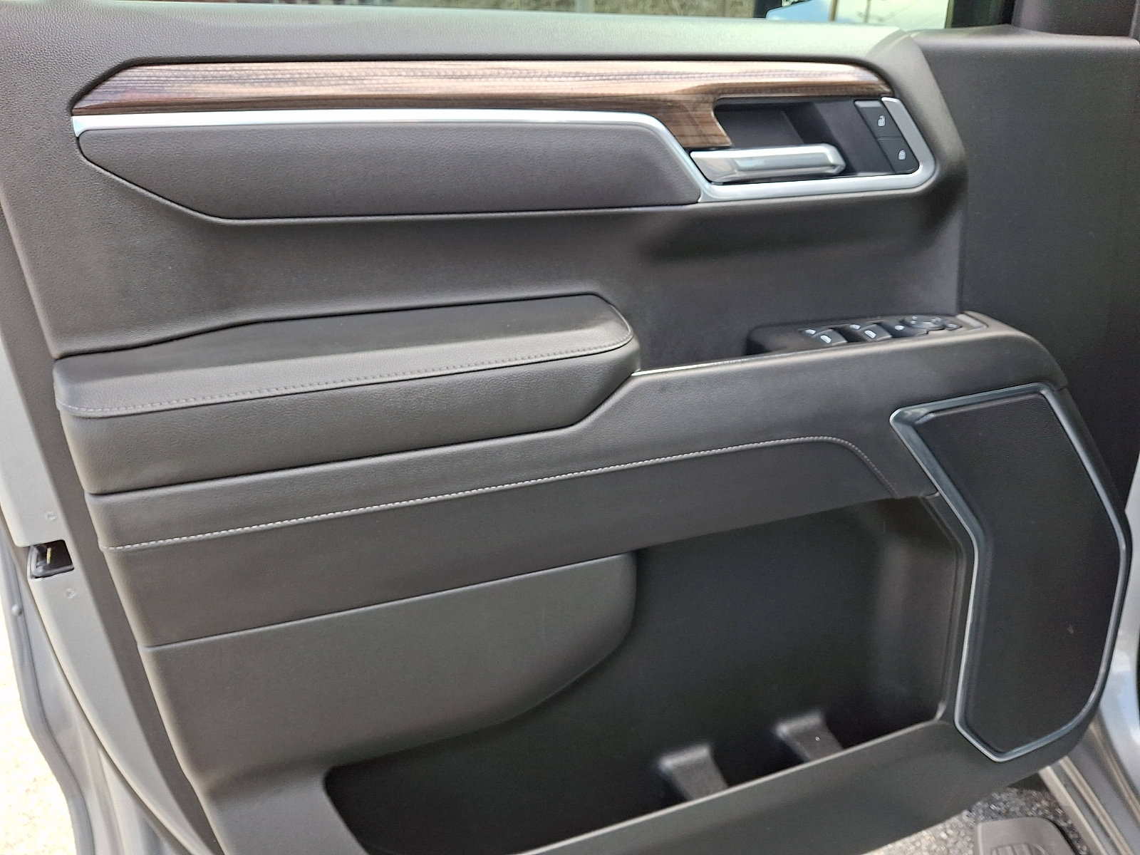 Certified 2025 Chevrolet Silverado 1500 RST w/ Z71 Off-Road Package image 12