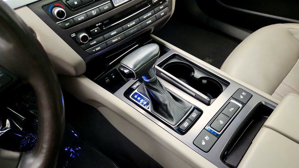 Used 2018 Genesis G80 3.8 w/ Option Group 02 image 17