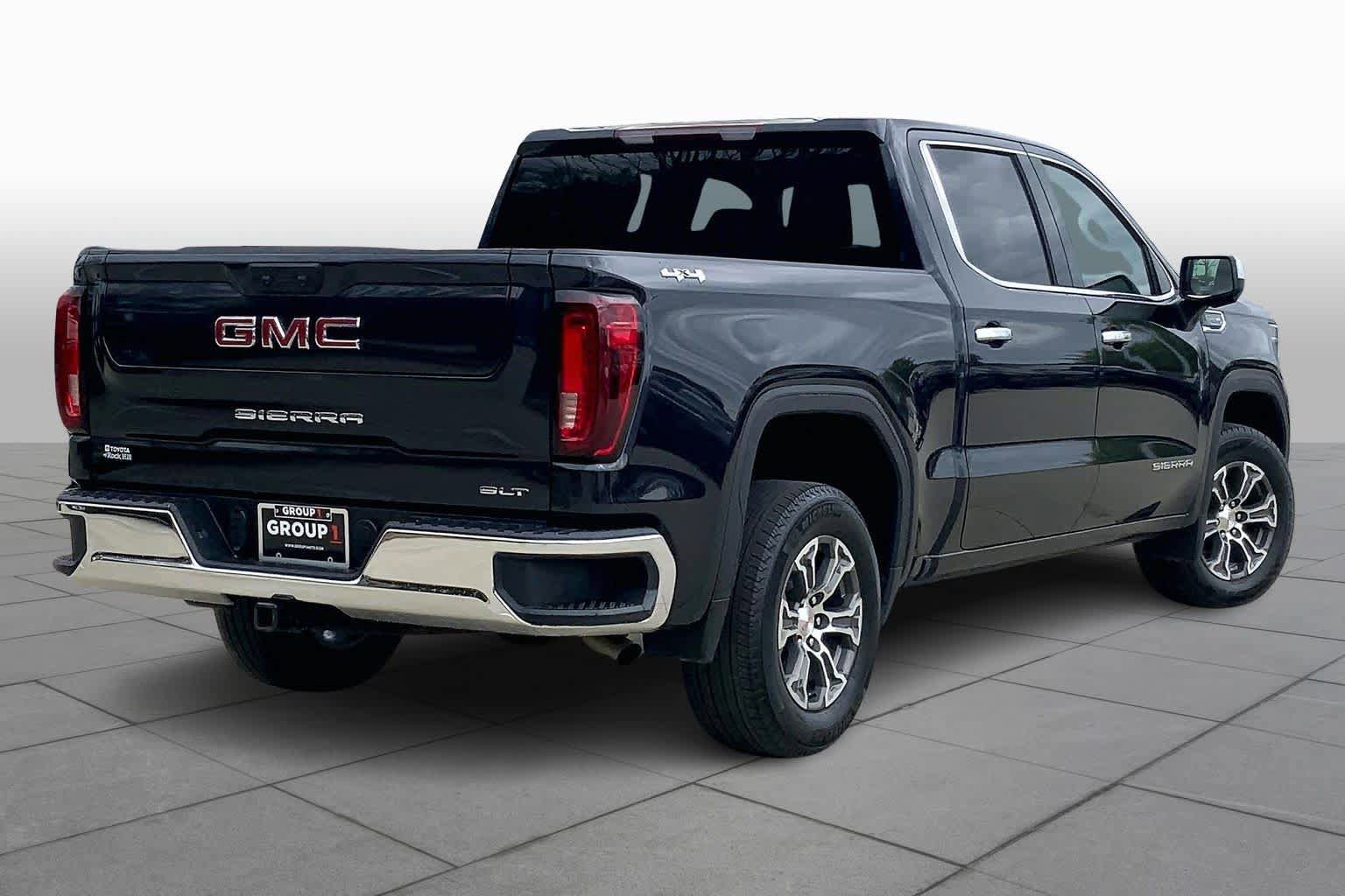 Used 2025 GMC Sierra 1500 SLT AWD/4WD image 13